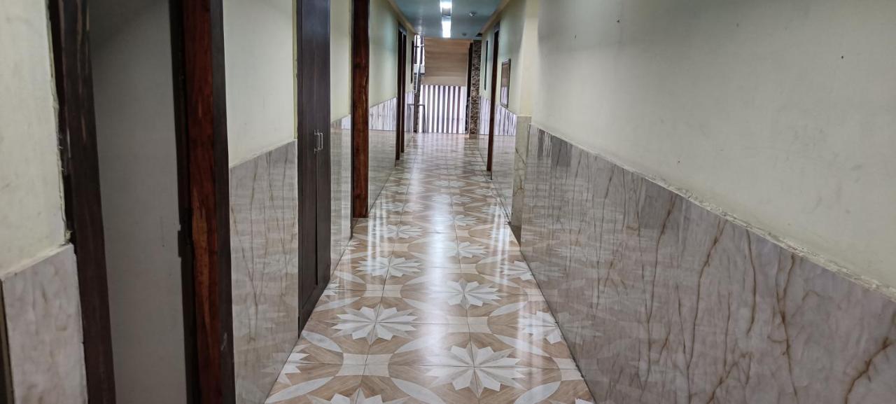 Hotel The Grand Orion Chinhat Esterno foto